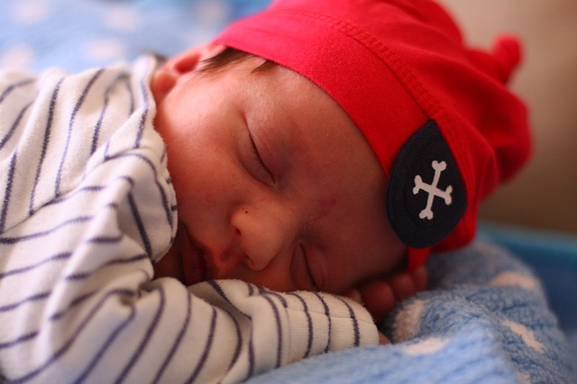 spavanje novorodjenceta